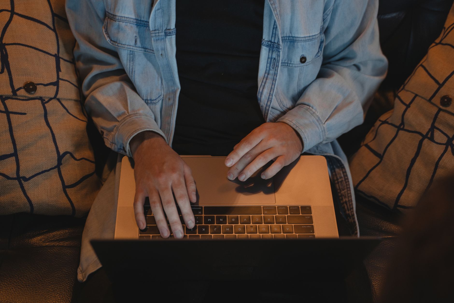 NotaryLive Witness Feature for Online Notary Sessions